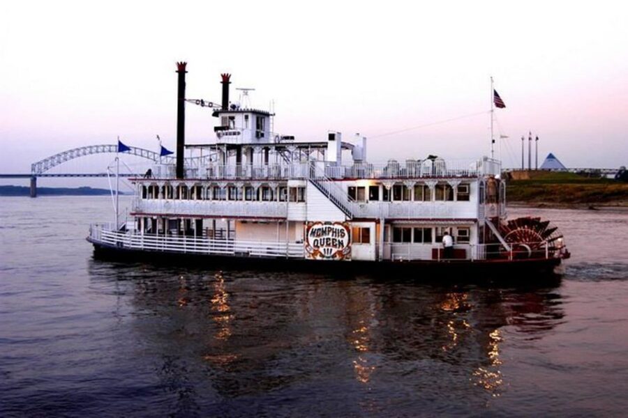 An old fashioned paddle boat on the Mississippi River